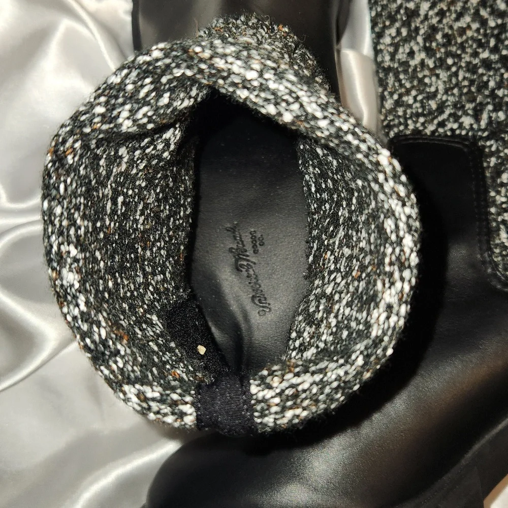 Universal Thread Boots | Size 7.5 - Picture 3 of 5